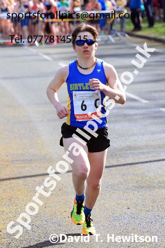 Senior womens 2024 Elswick Harriers Good Friday Relays, Newburn, Newcastle Upon Tyne  Photo: David T. Hewitson/Sports for All Pics